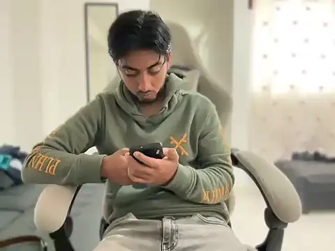 millan 32 online show from October 2025 04:19:01 PM