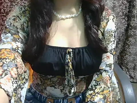 Snapshot of lovely_soniya chatting on April 2026 06:25:01 AM lovely soniya online show from April 2026 06:25:01 AM