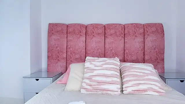 emmacurvy online show from December 2025 03:04:01 AM