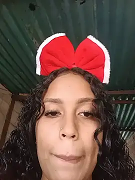 Snapshot of Fernanda30 chatting on June 2026 03:27:01 PM Fernanda30 online show from June 2026 03:27:01 PM