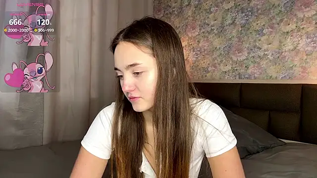 LoraDavi online show from March 2026 07:46:02 AM