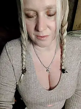 Bouncy-Bella28X online show from September 2025 01:22:02 PM