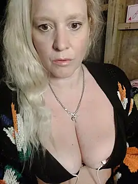 Bouncy-Bella28X online show from September 2025 07:19:01 AM