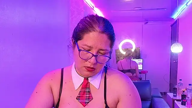 Snapshot of scarlett_widow_ chatting on April 2026 02:17:01 AM scarlett widow online show from April 2026 02:17:01 AM