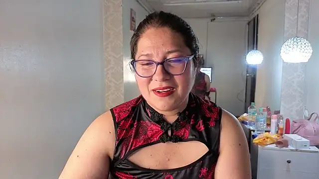 Snapshot of scarlett_widow_ chatting on April 2026 02:25:02 AM scarlett widow online show from April 2026 02:25:02 AM