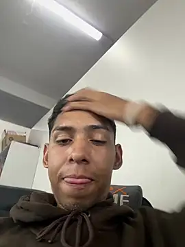 Oqui online show from April 2026 08:10:02 PM