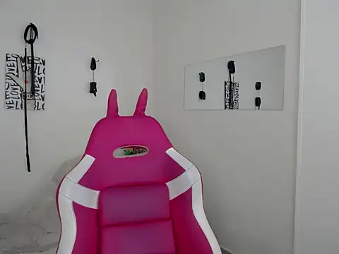 Snapshot of kendall-Jenner chatting on March 2026 05:51:02 PM kendall-Jenner online show from March 2026 05:51:02 PM