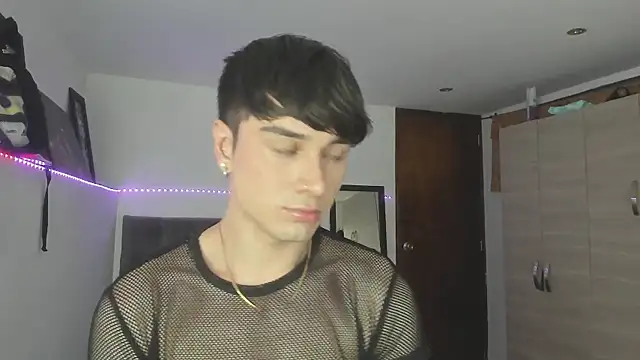 Snapshot of stevve_14 chatting on October 2025 03:47:02 AM stevve 14 online show from October 2025 03:47:02 AM