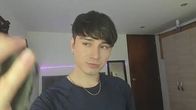 Snapshot of stevve_14 chatting on November 2025 03:50:01 AM stevve 14 online show from November 2025 03:50:01 AM