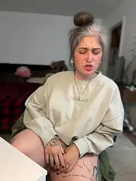 Alix Valentine online show from April 2026 02:49:02 AM