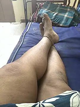 Villageanuty online show from November 2025 05:09:01 PM