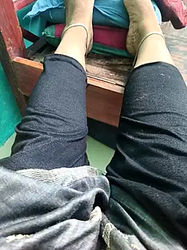 Snapshot of Villageanuty chatting on April 2026 12:43:01 PM Villageanuty online show from April 2026 12:43:01 PM