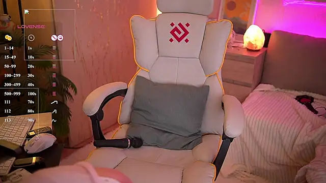 Snapshot of bryk_elise chatting on April 2026 01:57:02 PM bryk elise online show from April 2026 01:57:02 PM