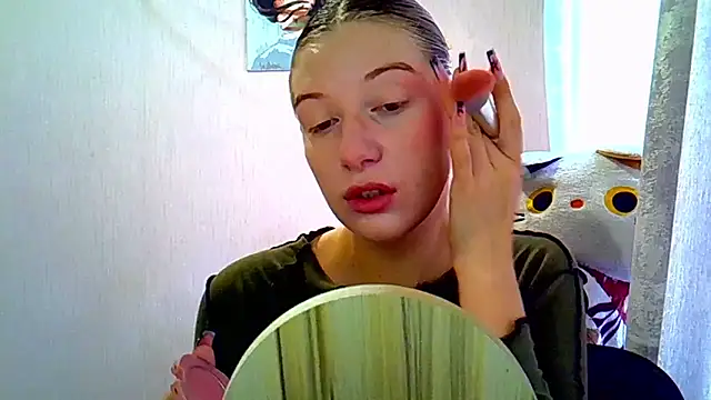 Lily Ember online show from September 2025 10:08:02 AM