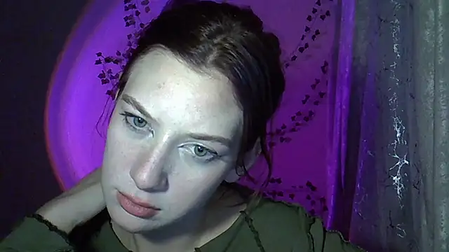 Lily Ember online show from October 2025 10:11:01 PM