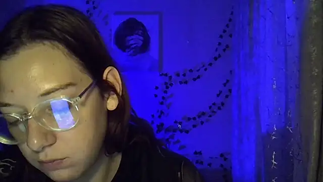 Lily Ember online show from October 2025 04:51:02 PM