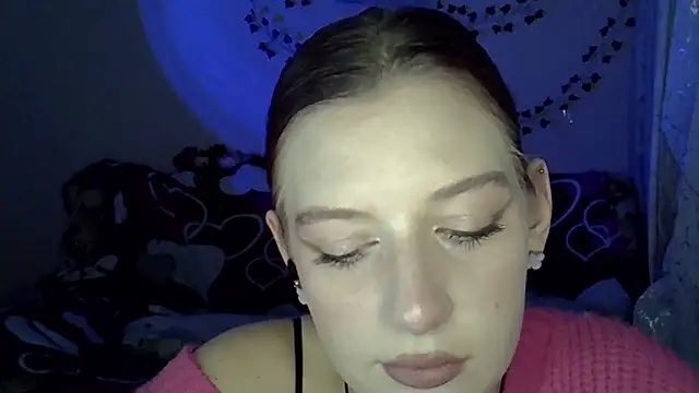 Lily Ember online show from November 2025 05:28:02 PM