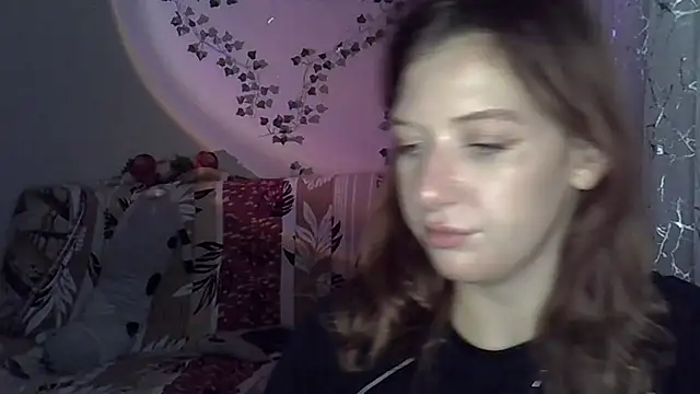 Lily Ember online show from November 2025 07:03:01 PM