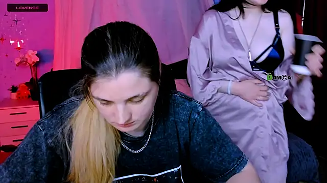 Snapshot of inga_gree chatting on April 2026 07:04:02 PM inga gree online show from April 2026 07:04:02 PM