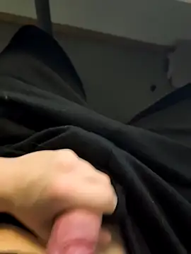 Monsterboy18 online show from December 2025 09:57:01 PM