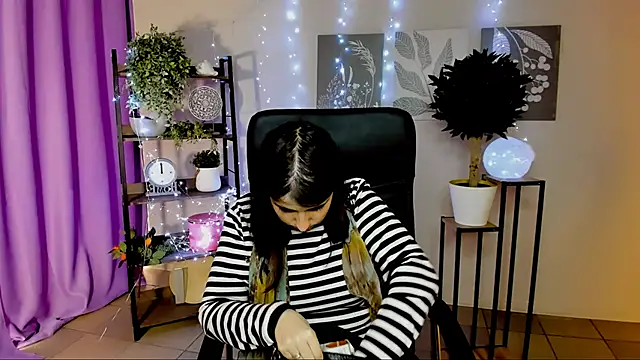 MartaEdams online show from May 2026 06:07:01 AM