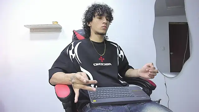 JackesTaylor online show from November 2025 04:55:01 AM