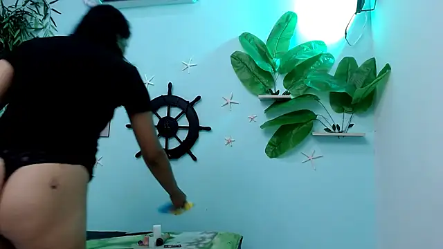 eladyrous98 online show from October 2025 01:07:01 PM