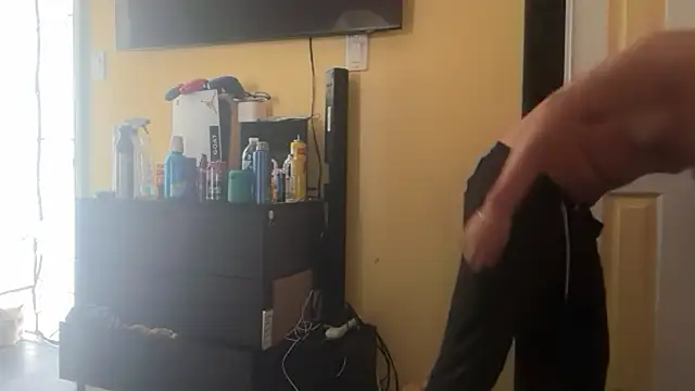 Snapshot of kSwisssxxx chatting on October 2025 05:34:01 PM kSwisssxxx online show from October 2025 05:34:01 PM