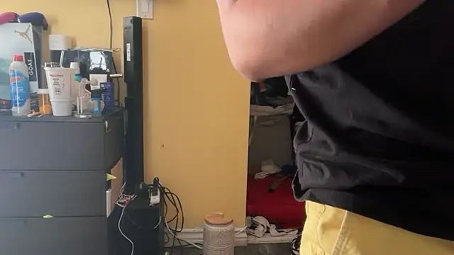 Snapshot of kSwisssxxx chatting on October 2025 08:10:01 PM kSwisssxxx online show from October 2025 08:10:01 PM