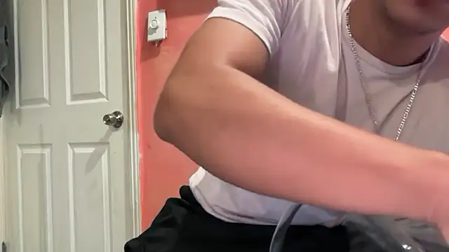 Snapshot of kSwisssxxx chatting on November 2025 03:30:02 AM kSwisssxxx online show from November 2025 03:30:02 AM