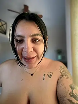 victoria amatista  online show from November 2025 05:59:01 PM