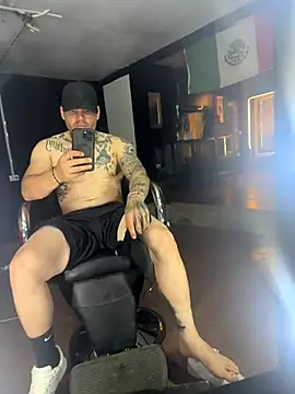 Snapshot of crazybarber69 chatting on September 2025 06:48:02 AM crazybarber69 online show from September 2025 06:48:02 AM