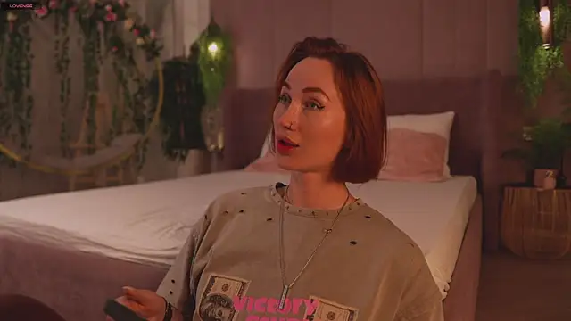 Snapshot of Serena_Waldarf chatting on November 2025 03:45:02 PM Serena Waldarf online show from November 2025 03:45:02 PM