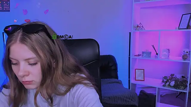 foxy tease  online show from November 2025 12:28:01 PM