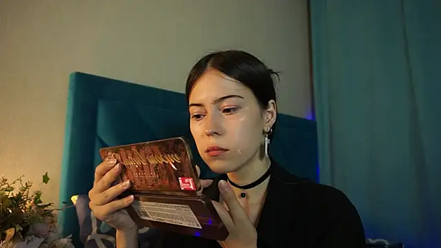 ywixos online show from September 2025 01:56:01 PM