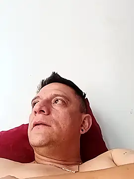 Snapshot of leon8013A chatting on February 2026 02:13:01 PM leon8013A online show from February 2026 02:13:01 PM