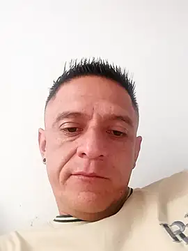 Snapshot of leon8013A chatting on March 2026 07:07:01 PM leon8013A online show from March 2026 07:07:01 PM