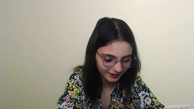 Snapshot of Sun_Shine__ chatting on April 2026 09:37:01 PM Sun Shine online show from April 2026 09:37:01 PM