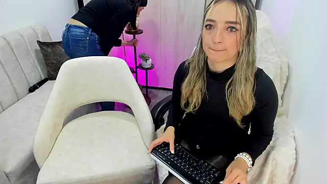 Snapshot of Miss_Annye chatting on November 2025 04:36:01 AM Miss Annye online show from November 2025 04:36:01 AM