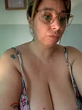 LupeLok online show from December 2025 04:38:01 PM