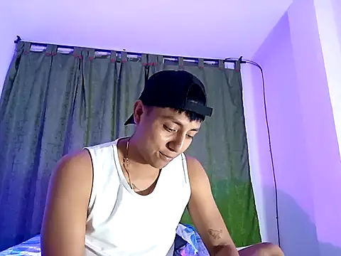 Snapshot of dereck14c chatting on January 2026 10:59:02 PM dereck14c online show from January 2026 10:59:02 PM