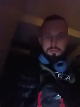 Snapshot of Barber33zk chatting on April 2026 10:26:02 PM Barber33zk online show from April 2026 10:26:02 PM