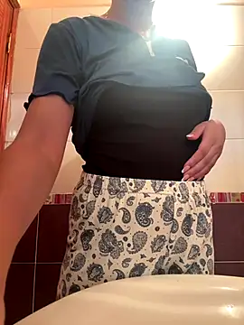 Snapshot of dalo3a_ay chatting on October 2025 08:04:01 PM dalo3a ay online show from October 2025 08:04:01 PM