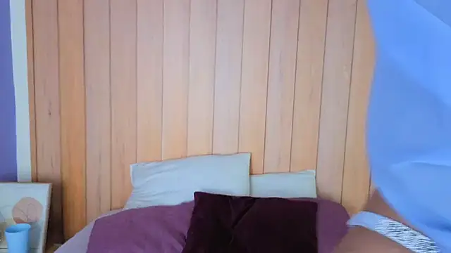 daphnevans online show from December 2025 03:34:02 AM