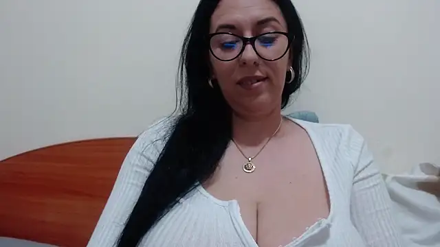 Snapshot of jollene chatting on April 2026 01:15:01 PM jollene online show from April 2026 01:15:01 PM