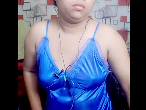 Snapshot of LushVamp chatting on September 2025 11:34:01 AM LushVamp online show from September 2025 11:34:01 AM