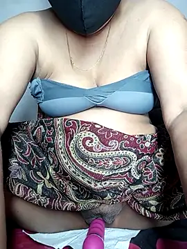 Snapshot of LushVamp chatting on February 2026 02:43:01 PM LushVamp online show from February 2026 02:43:01 PM