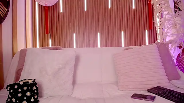 Snapshot of MylaDreams chatting on February 2026 06:07:01 AM MylaDreams online show from February 2026 06:07:01 AM