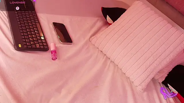 Snapshot of MylaDreams chatting on July 2026 10:21:02 AM MylaDreams online show from July 2026 10:21:02 AM
