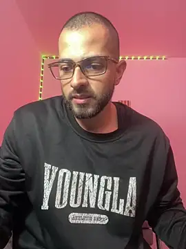 magnumchris online show from April 2026 11:49:02 PM